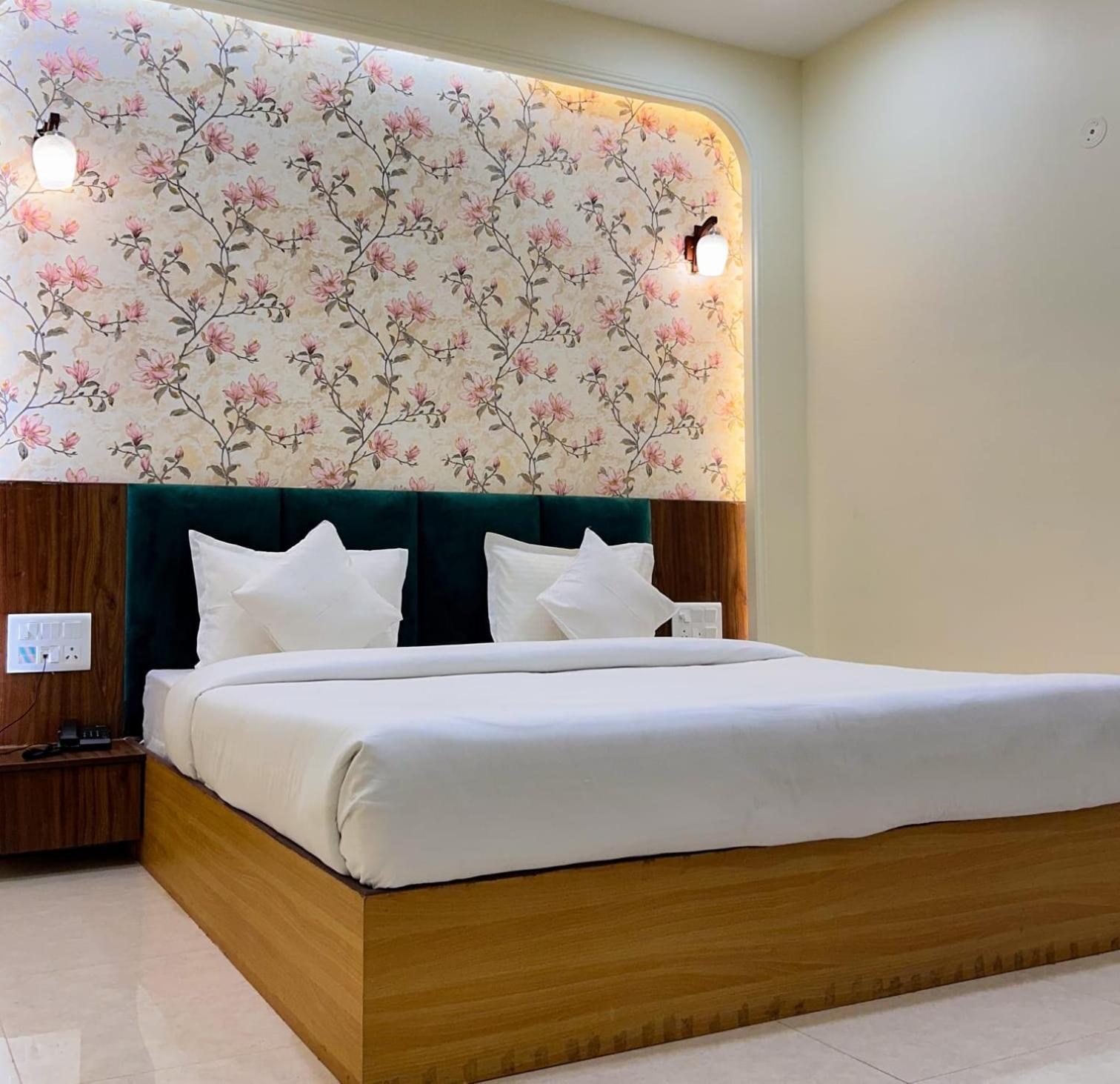 Hotel The Blue Vista Greater Noida Zewnętrze zdjęcie